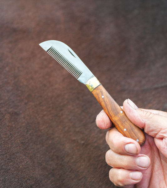 Wooden Mane & Tail Thinning Knife